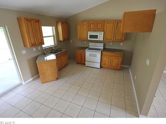 5th image of 1150 Craft St E
