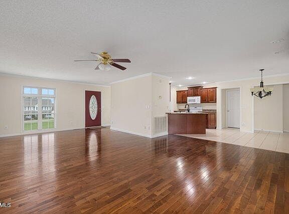 3rd image of 657 Allison Rd