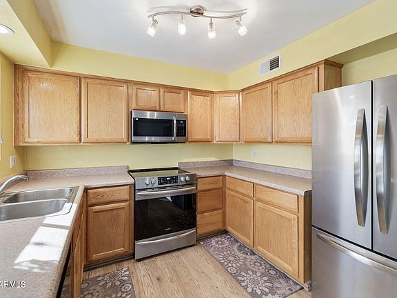 4th image of 349 N VALLEY Drive