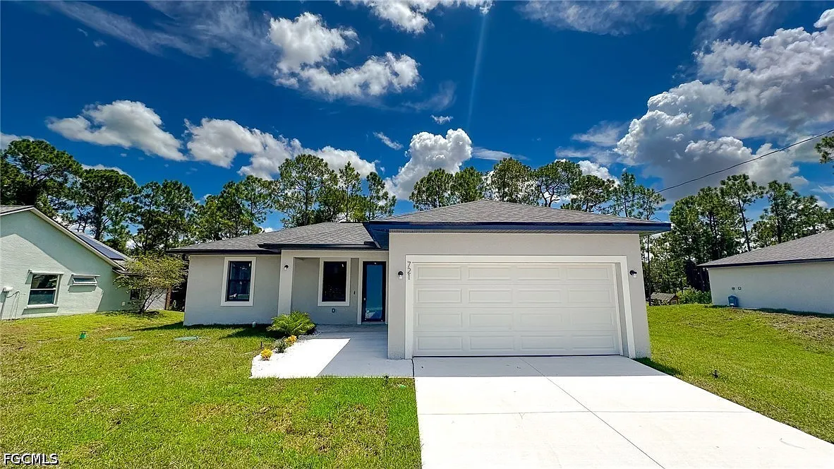3 bed, 2.0 bath, 1294 sqft, $1,900 — Photo 1