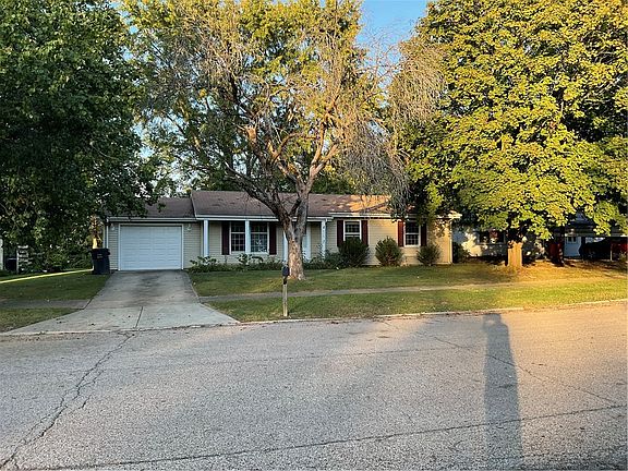 2nd image of 717 Eastgate Dr