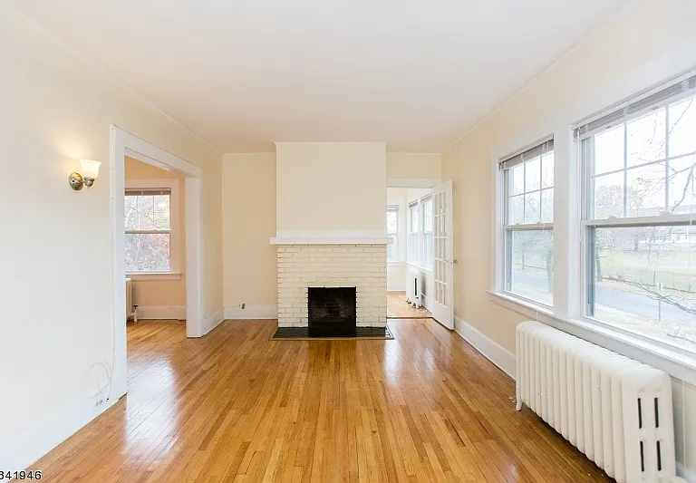 45 Essex Ave — Photo 2