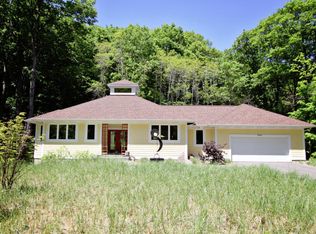 6655 Timber Cv, West Olive, MI 49460