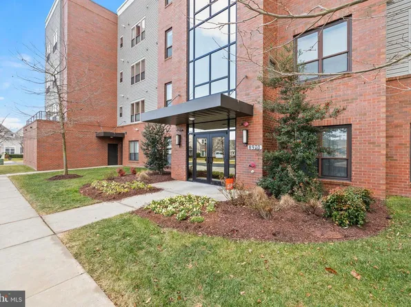 8970 Fascination Ct APT 412, Lorton, VA 22079