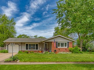 400 Birchwood Ave, Elk Grove Village, IL 60007