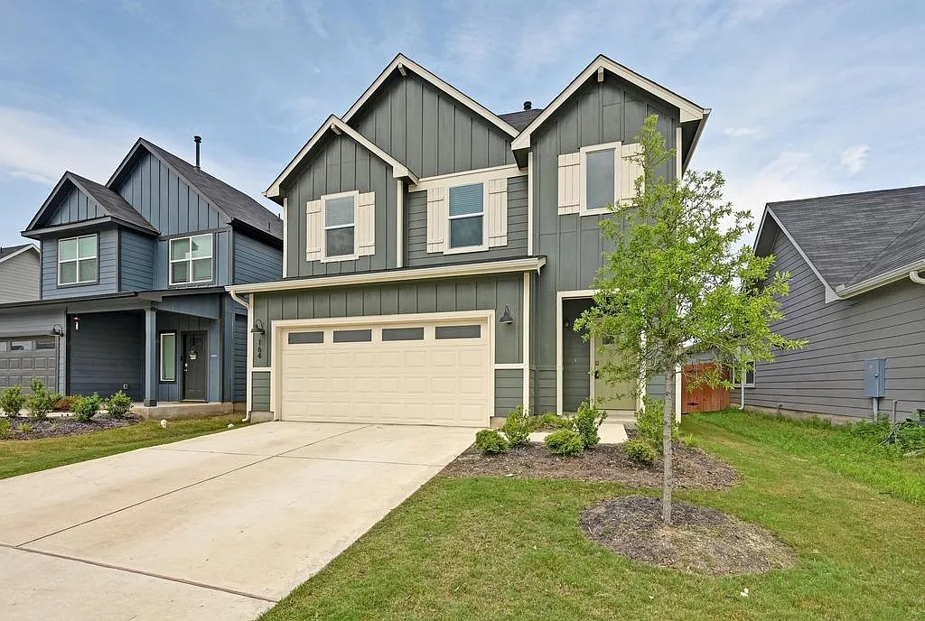 4 bed, 2.5 bath, 1972 sqft, $1,950 — Photo 2