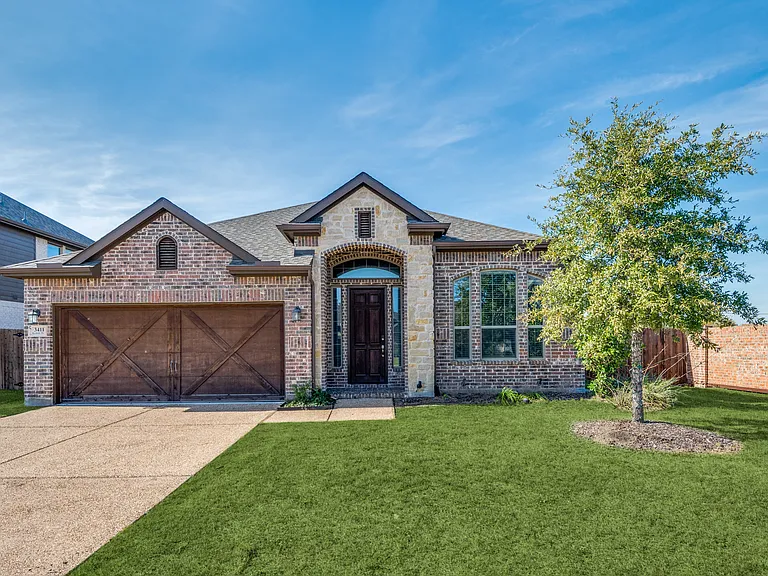3411 Kodiak Dr — Photo 2