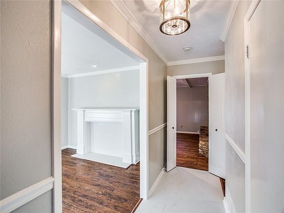 2nd image of 4104 Hartwood Dr
