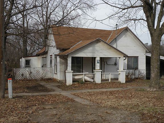2nd image of 107 N Severy Ave