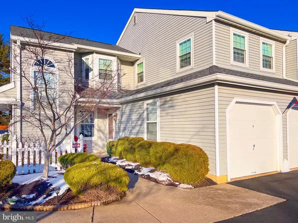 683A Rose Hollow Dr, Yardley, PA 19067