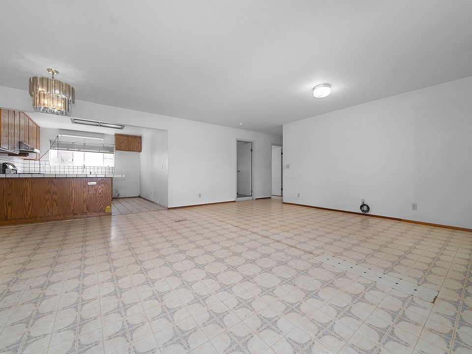 1st image of 320 Kalana Ave