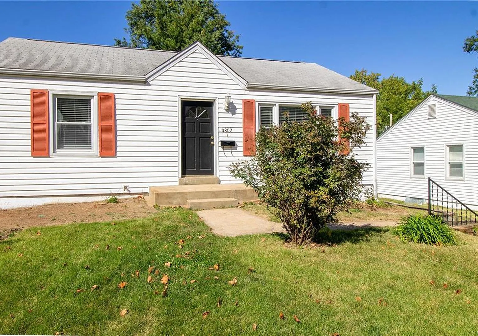 Adorable 2 bedroom home in Overland — Photo 1