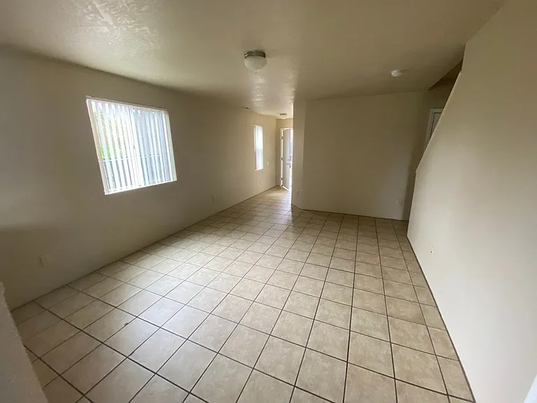 large 3 Bedroom 2.5 Bath Springfield duplex — Photo 1