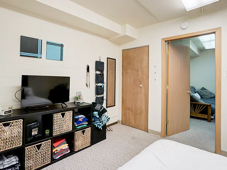 Inez Apartments — Photo 42