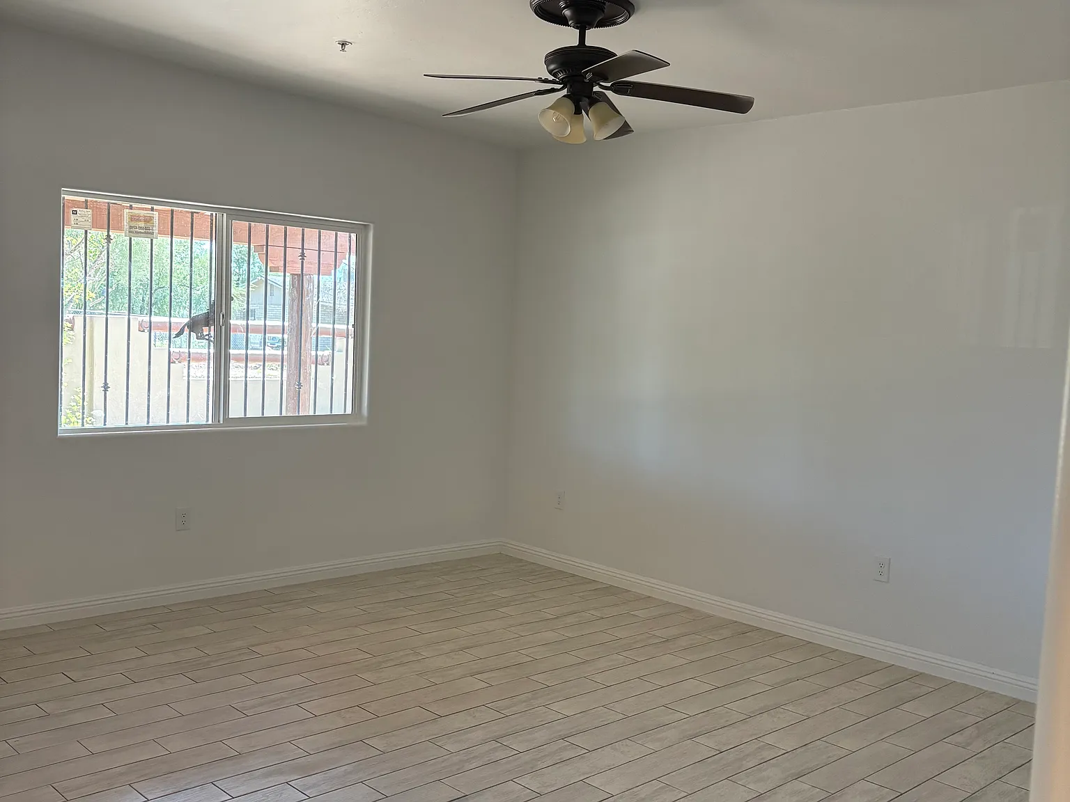 3 bed, 1600 sqft, $1,900 — Photo 4