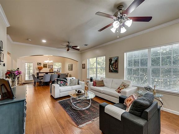 4th image of 121 Barrington Ln