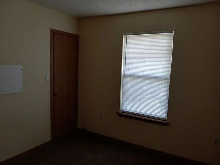 140-146 S Gerhart Rd — Photo 7