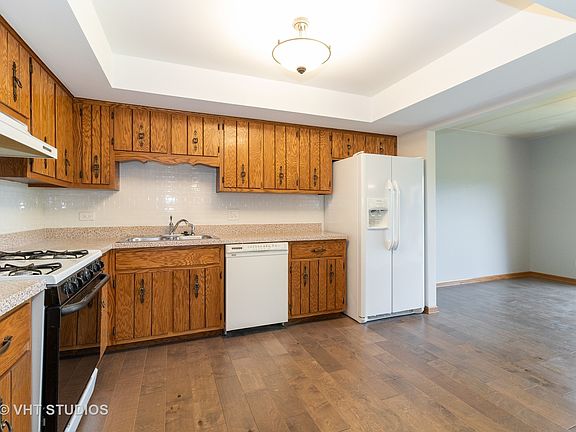 3rd image of 15725 Deerfield Ct Unit 1W