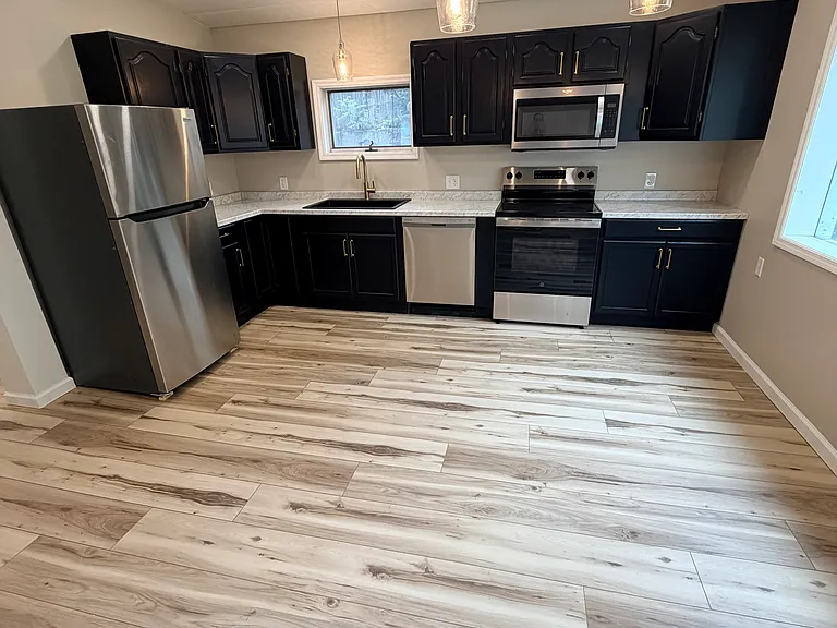 621 Pear St — Photo 2