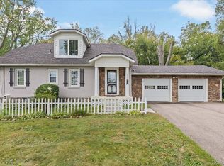 2507 Silverside Rd, Waterford, MI 48328