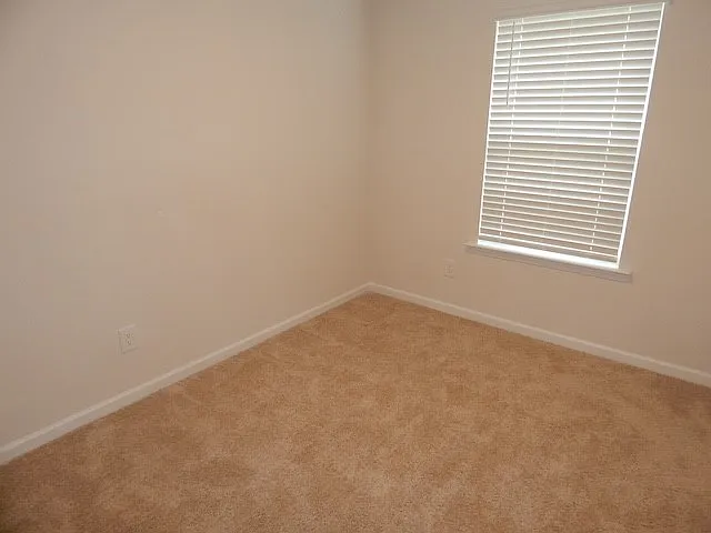 207 Oakmont Valley Trl — Photo 17