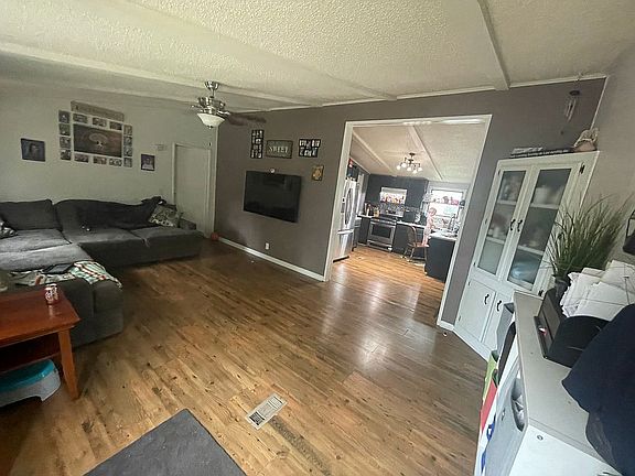2nd image of 50573 Montana Ave