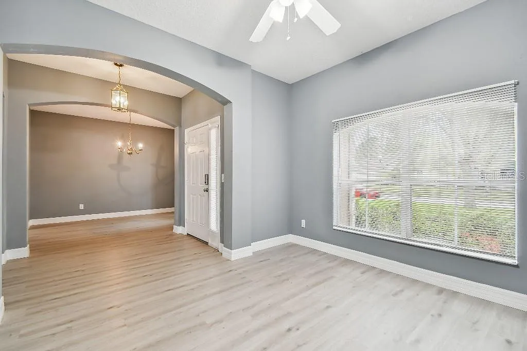 3 bed, 2.0 bath, 1861 sqft, $2,600 — Photo 3