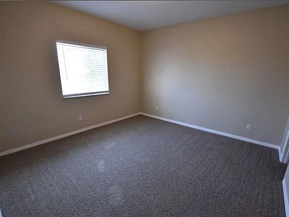 4th image of 336 Highbrooke Blvd