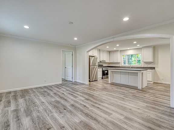 3rd image of 182 Roark Rd