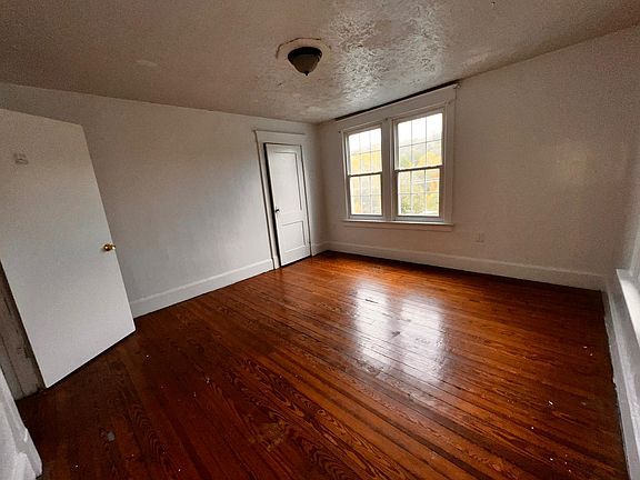 5th image of 2094 Baltimore Ave