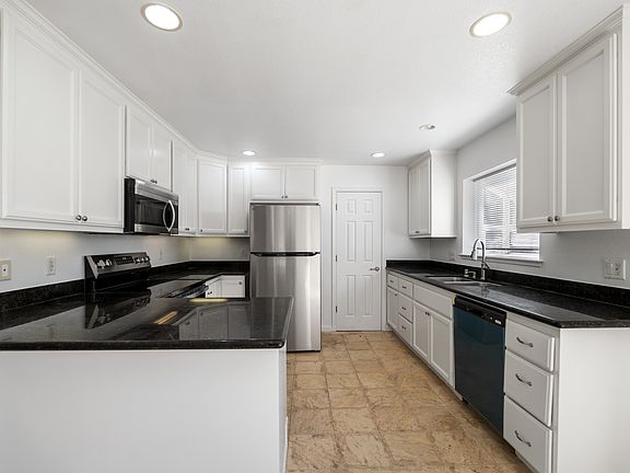 3rd image of 28133 Saint Tropez Pl