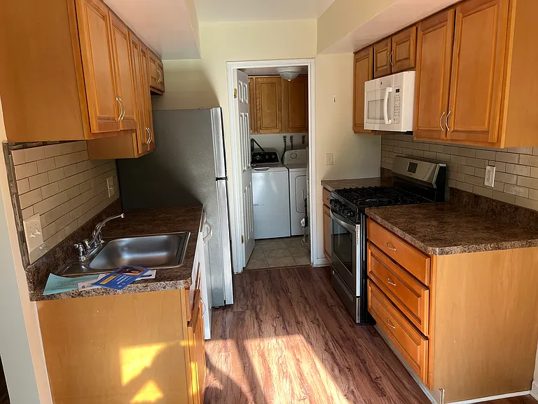 101 Lexington Ct — Photo 7