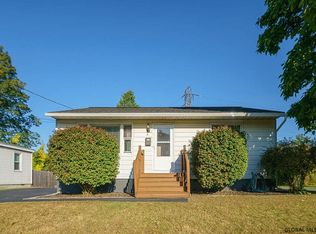 3 Kneeland St, Albany, NY 12205