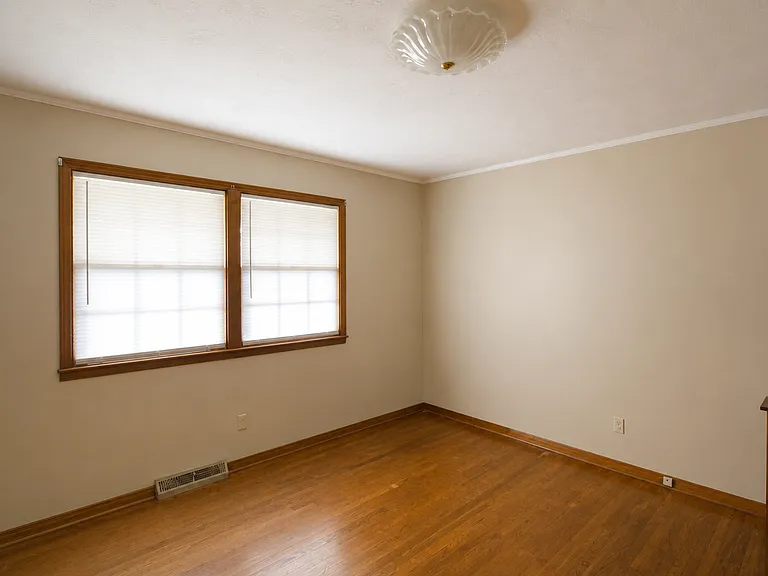 900 Hamlet Ave — Photo 16