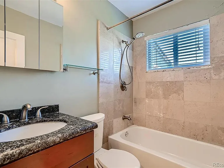 910 Forest St — Photo 13