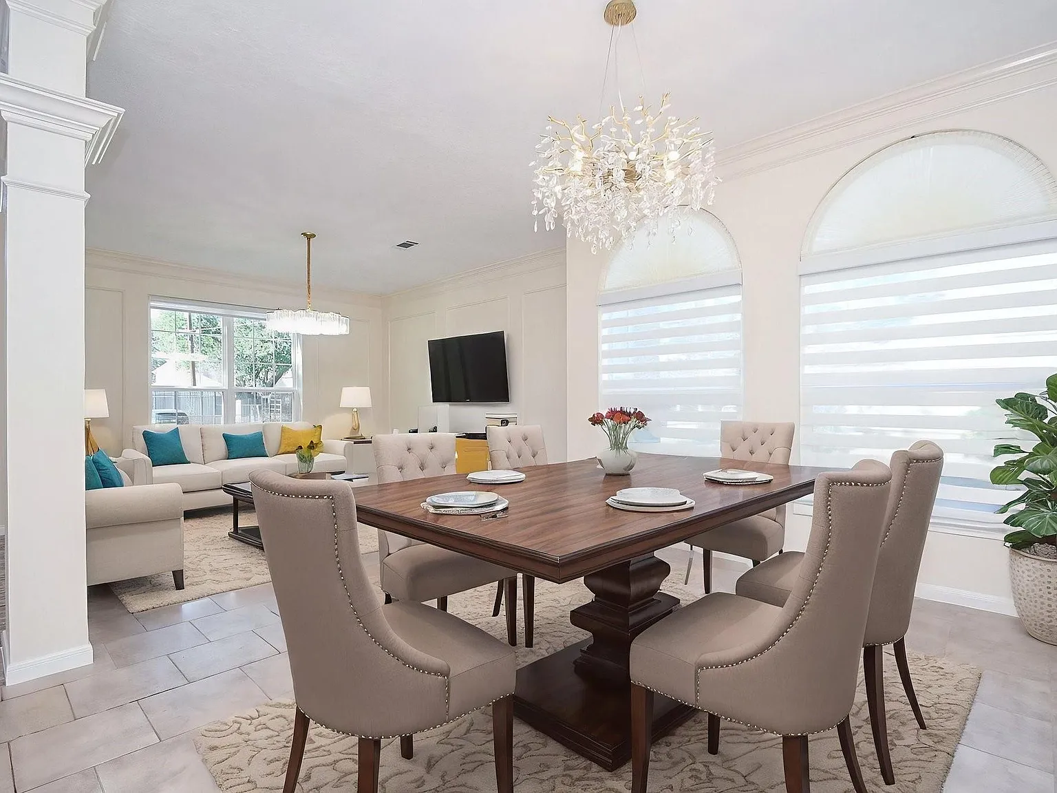 3 bed, 2.5 bath, 2361 sqft, $2,500 — Photo 3