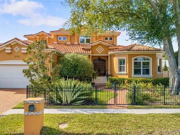 3952 Versailles Dr, Rocky Point, FL 33634