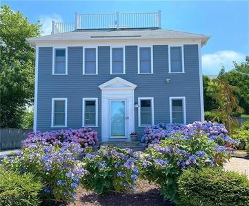 6 Boss Ct, Newport, RI, 02840