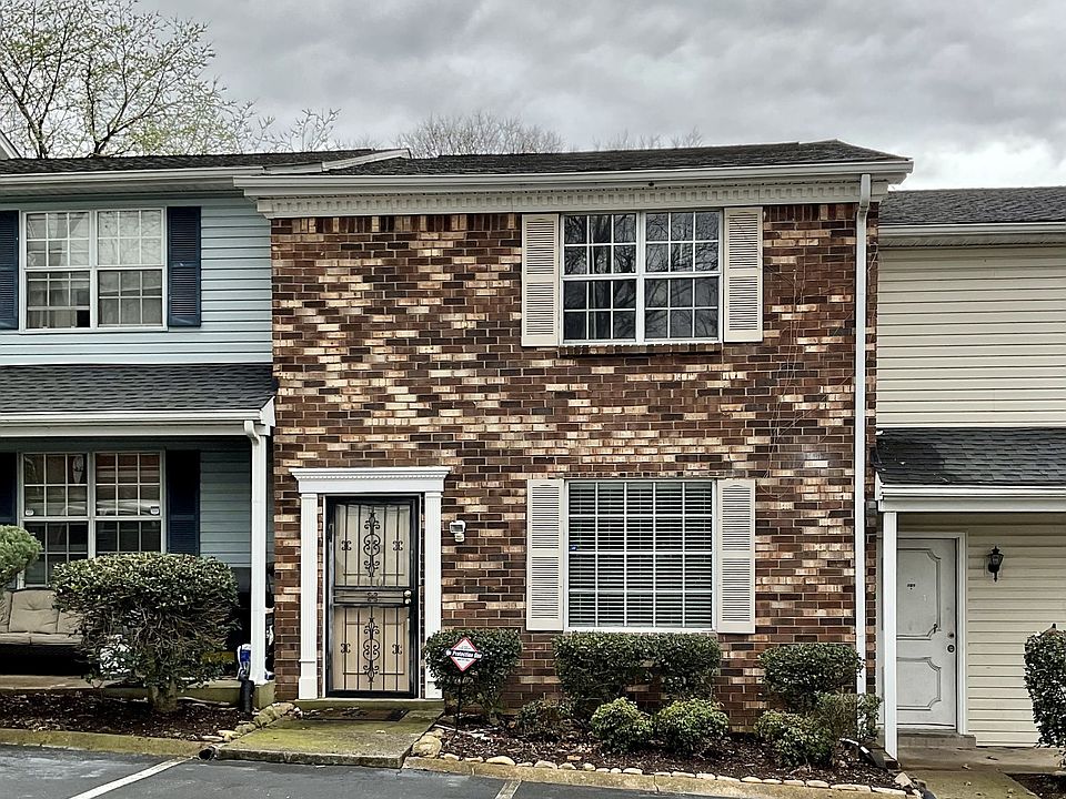 1st image of 110 Five Oaks Dr