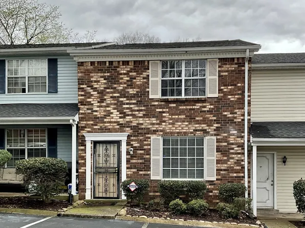 110 Five Oaks Dr, Nashville, TN 37217