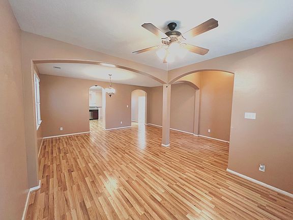 3rd image of 11907 Golden Lodge Ln
