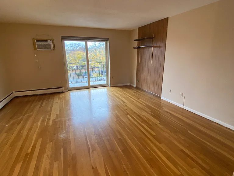 50 Green St #407 — Photo 4