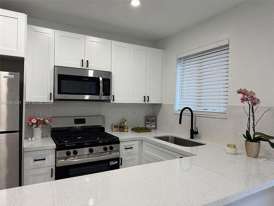 1st image of 1901 NW 30th St APT 2
