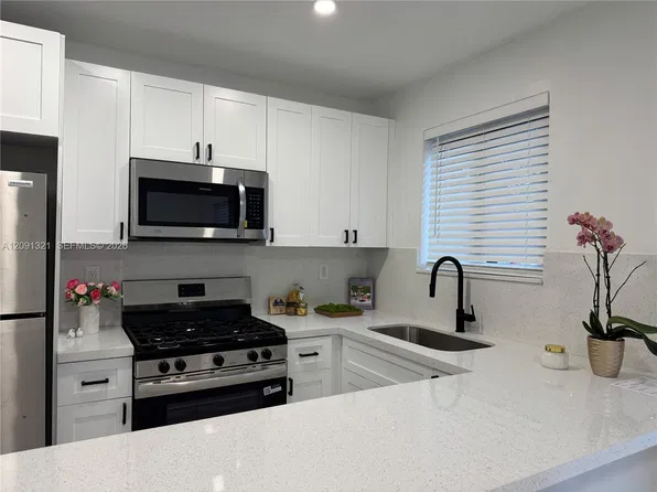 1901 NW 30th St APT 2, Miami, FL 33142