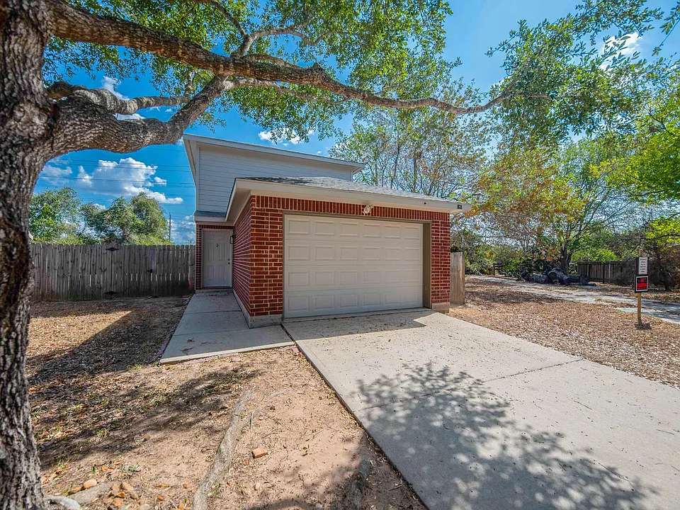 1631 Dove Run