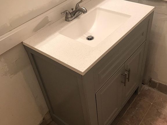 5th image of 684 E 128th St #1