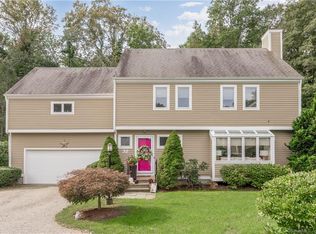 32 Hunting Ridge Farms Rd, Branford, CT 06405