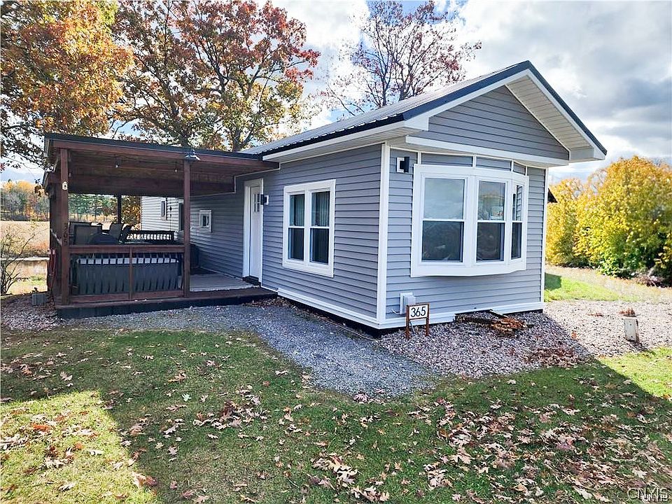 1st image of 365 Wahl St