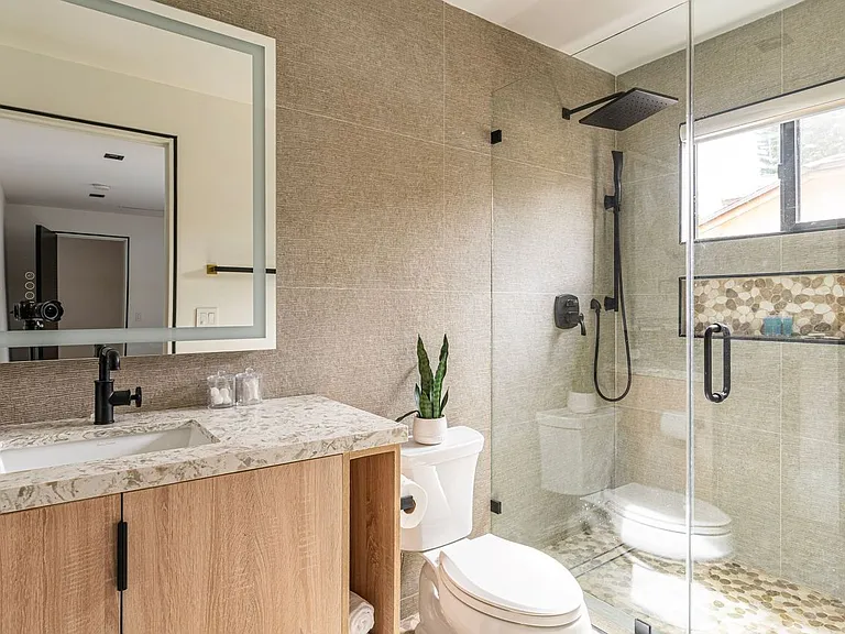 5109 Longridge Ave — Photo 22