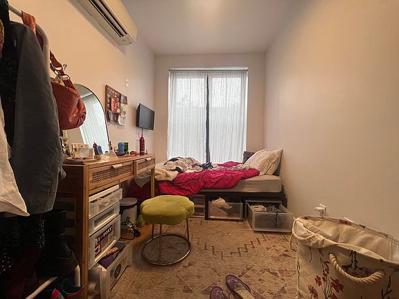 5th image of 731 Grand St APT 3